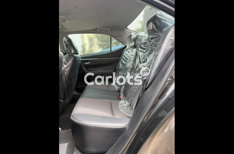 Foreign used Toyota Corolla Sport 2014 model - 4/6