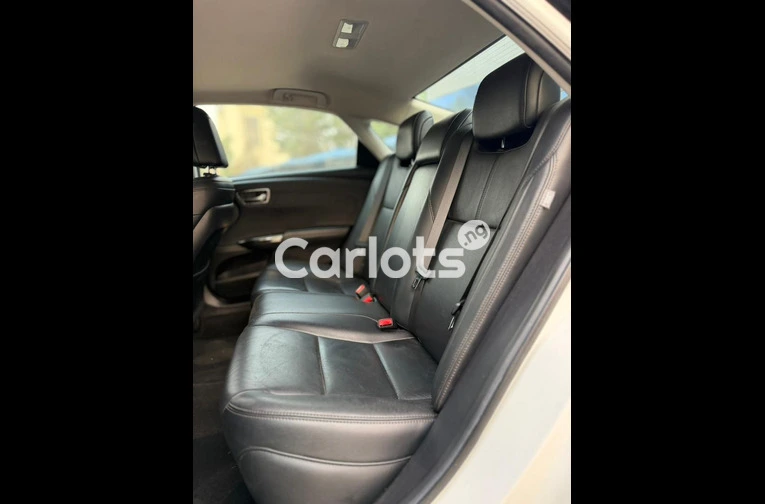 Foreign used Toyota Avalon 2016 model full option - 3/6