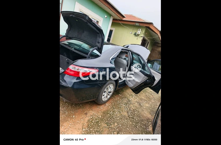 Toyota Camry LE 2015 Run and Drive - 4/6