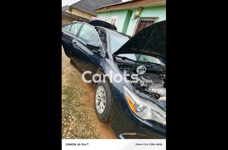 Toyota Camry LE 2015 Run and Drive - 5/6