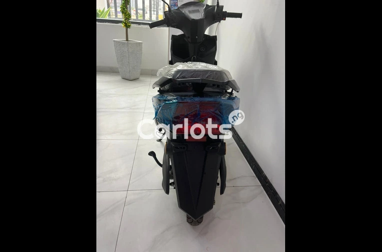 2024 5000W 72V 60ah Genuine Talaria Sting R - 4/5