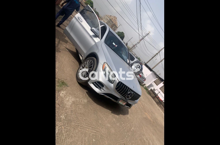 2017 Mercedes Benz GLC300 Coupe 4matic - 1/7