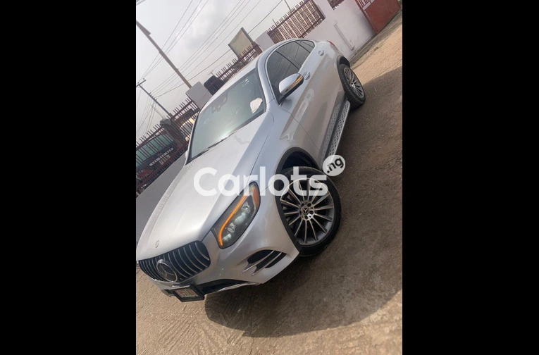 2017 Mercedes Benz GLC300 Coupe 4matic - 2/7