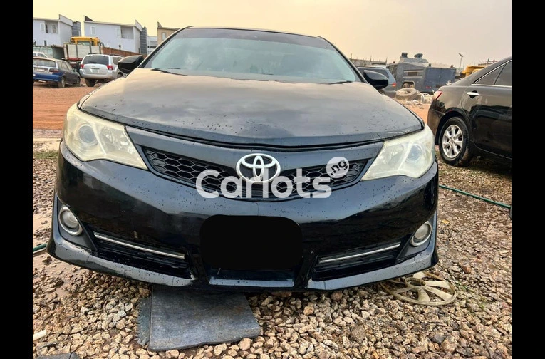 2013 TOYOTA CAMRY SE - 2/6