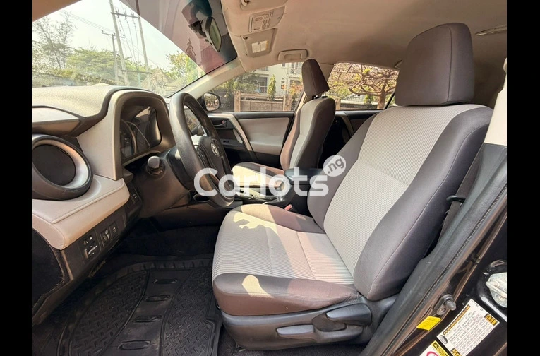 2013 TOYOTA RAV4 LE - 5/7