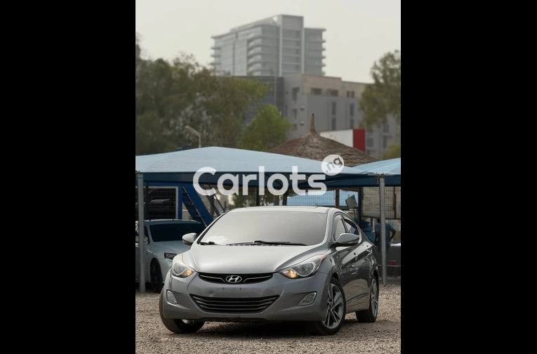 2012 HYUNDAI ELANTRA