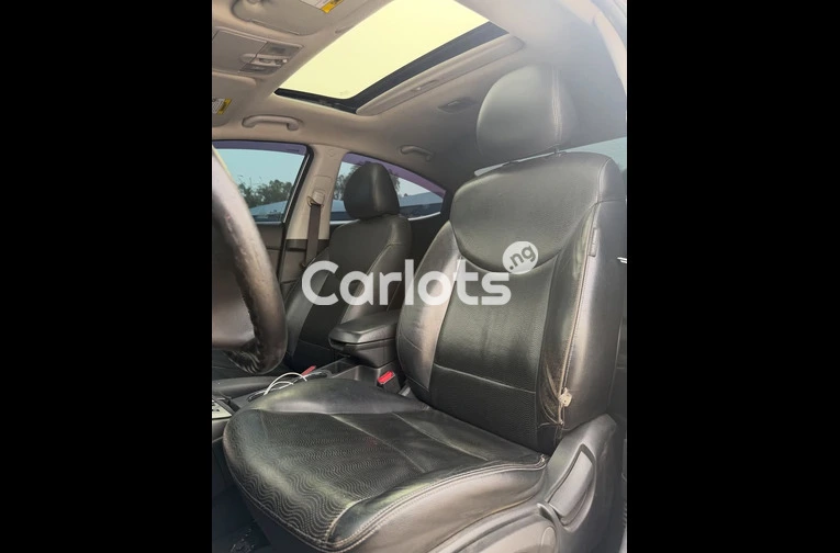 2012 HYUNDAI ELANTRA - 4/7