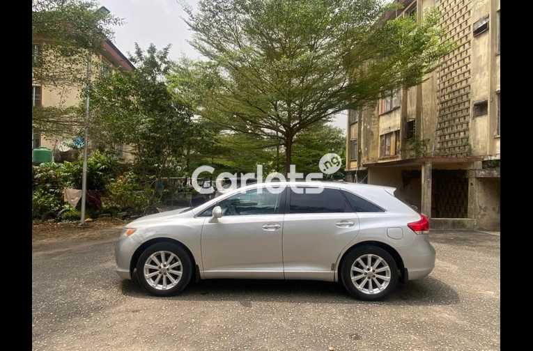 BELGIUM GRADE 2010 TOYOTA VENZA XLE AWD V4 - 6/7