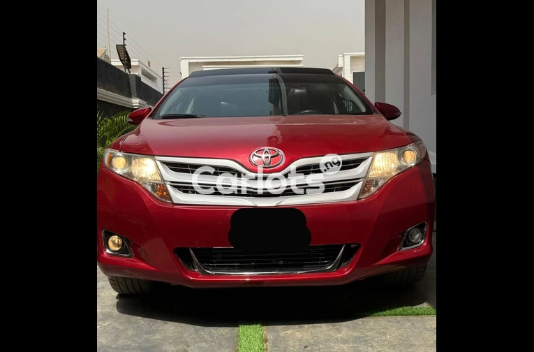 2015 TOYOTA VENZA WITH PANORAMIC ROOF - 1/7