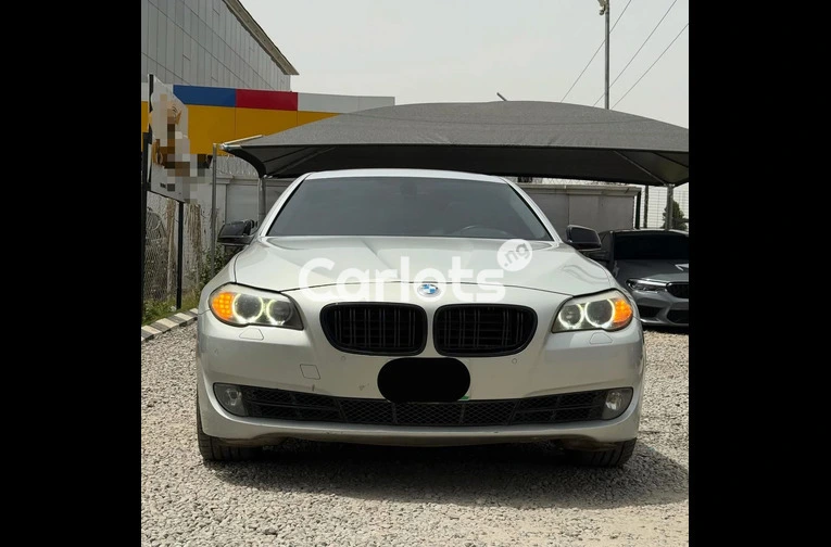 2012 BMW 5 SERIES 535i F10 - 3/7