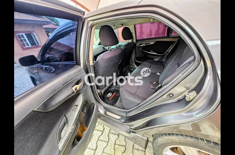 2009 Toyota Corolla XRS - 7/7