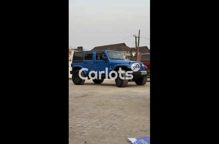 2015 Jeep Wrangler Unlimited Sahara Edition - 3/7