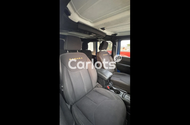 2015 Jeep Wrangler Unlimited Sahara Edition - 6/7