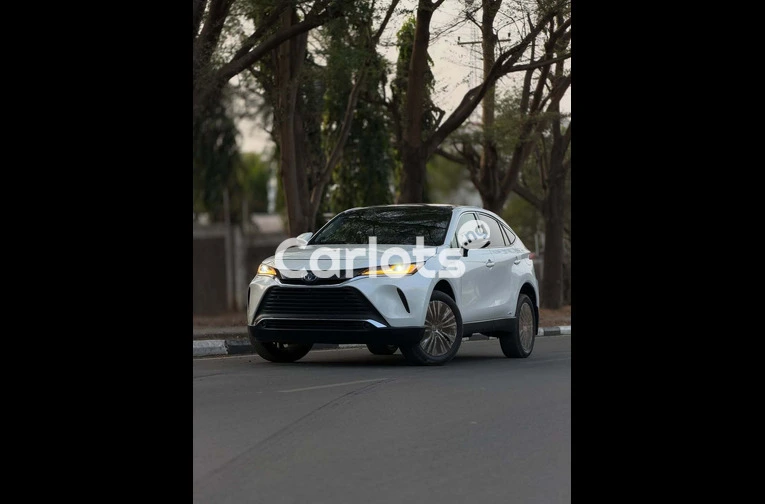 Foreign Used 2022 Toyota Venza - 1/7