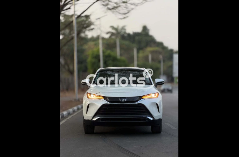 Foreign Used 2022 Toyota Venza - 2/7