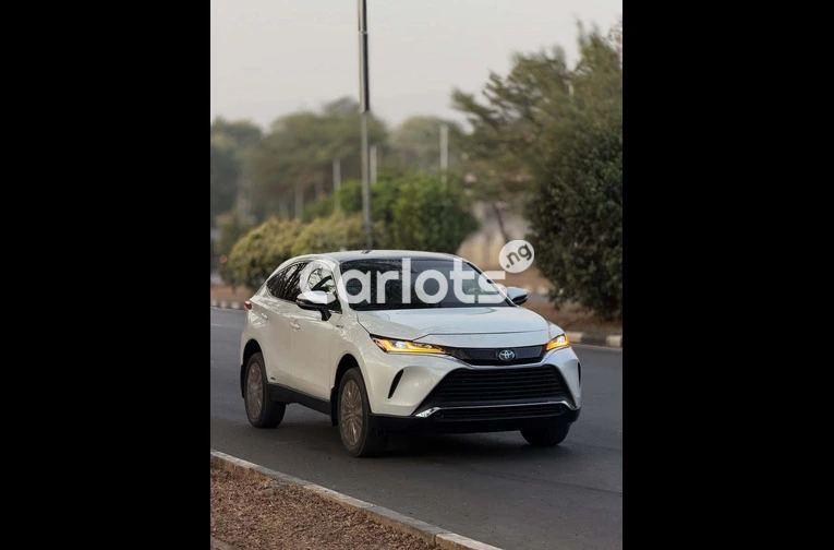 Foreign Used 2022 Toyota Venza - 3/7