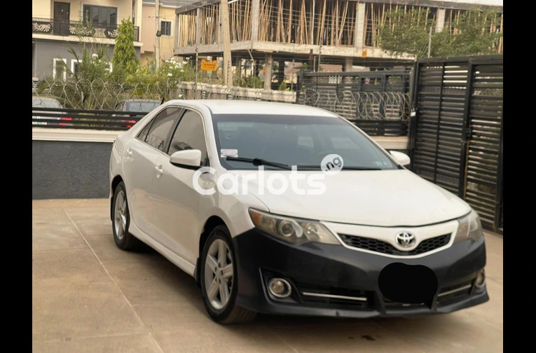 2013 TOYOTA CAMRY