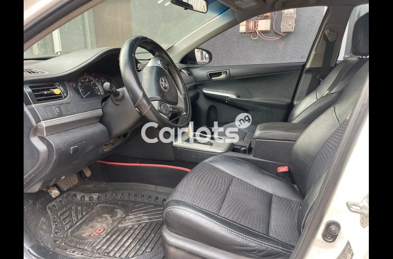 2013 TOYOTA CAMRY - 2/6