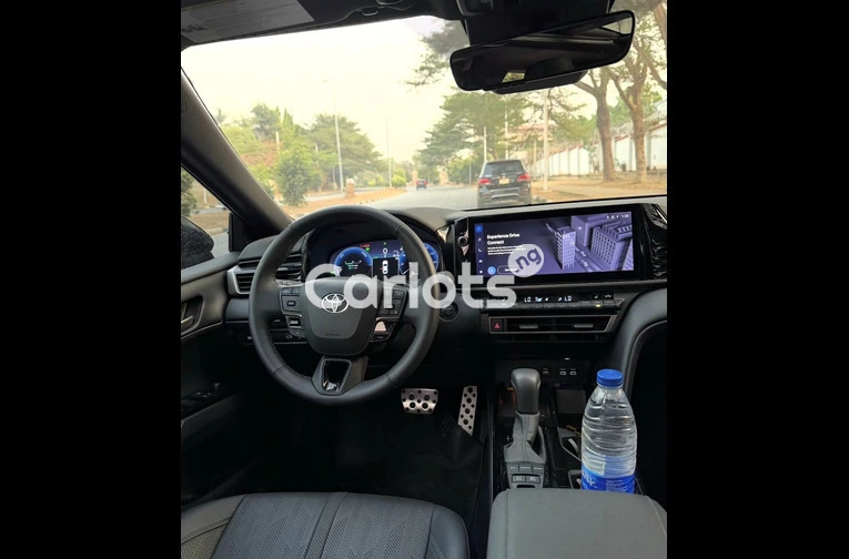 2025 TOYOTA CAMRY XSE FULL OPTION - 2/7