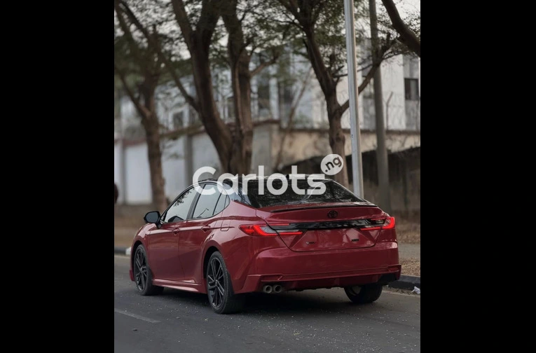 2025 TOYOTA CAMRY XSE FULL OPTION - 5/7