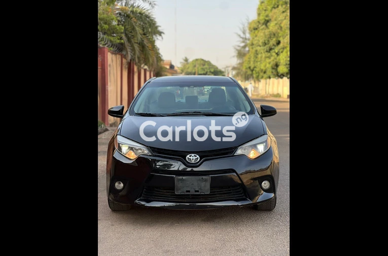 2015 TOYOTA COROLLA - 2/7