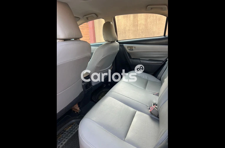 2015 TOYOTA COROLLA - 5/7