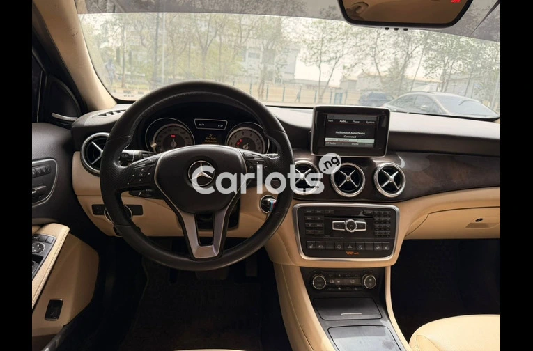 2015 MERCEDES GLA250 - 5/7