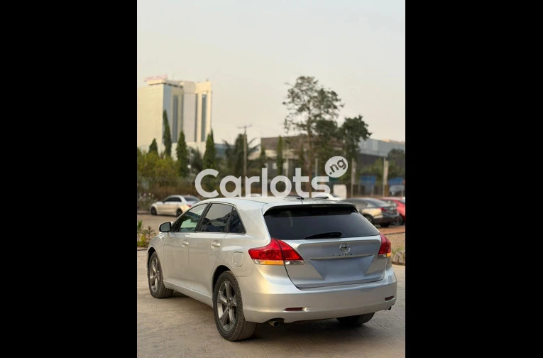 Belgium standard Toyota Venza 2010 model - 4/7