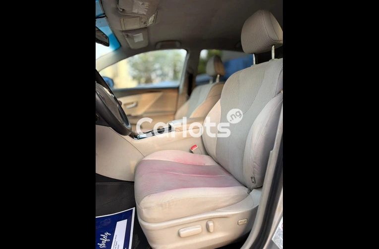 Belgium standard Toyota Venza 2010 model - 5/7