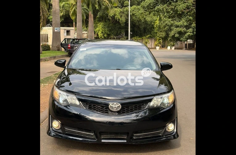 EXTREMELY CLEAN NIGERIAN USED 2013 TOYOTA CAMRY - 6/7