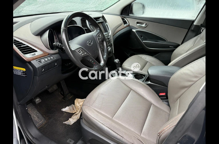 HYUNDAI SANTA FE 2018 - 4/6