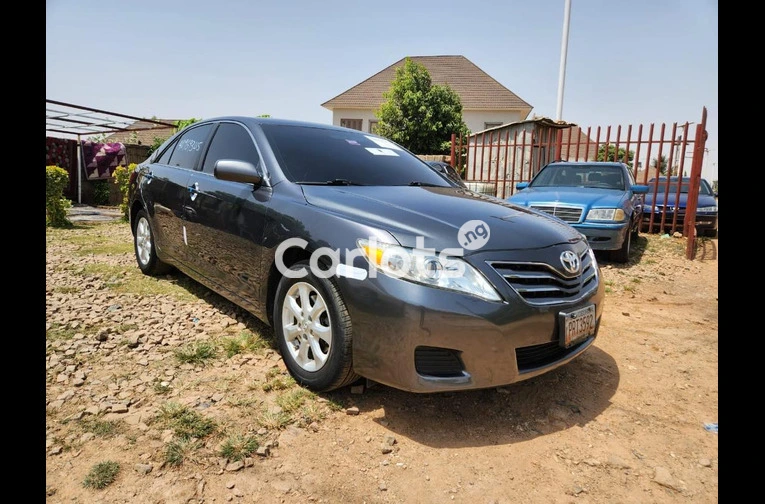 FOREIGN USED 2011 TOYOTA CAMRY LE