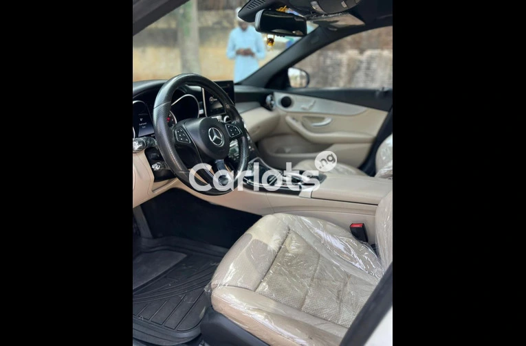 FOREIGN USED 2015 MERCEDES BENZ C300 FULL OPTION - 3/7