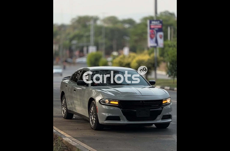 Dodge Charger 2020 - 3/7