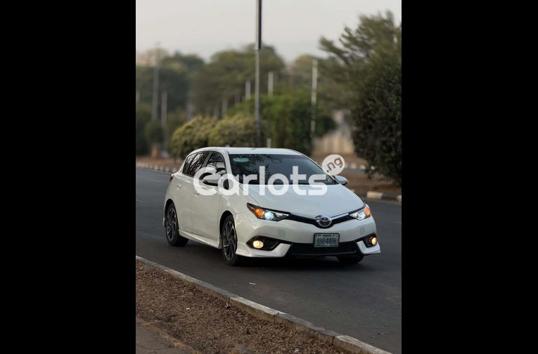 Foreign Used 2018 Toyota Corolla IM - 2/7