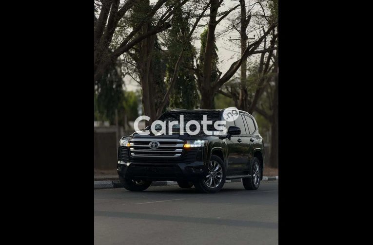 2023 Toyota Land Cruiser GX.R