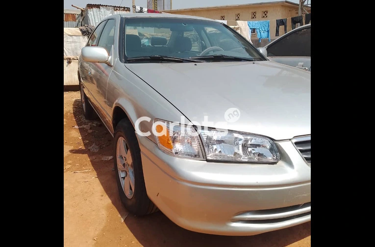 2002 Toyota Camry pencil Light