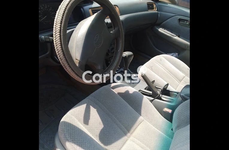 2002 Toyota Camry pencil Light - 4/7