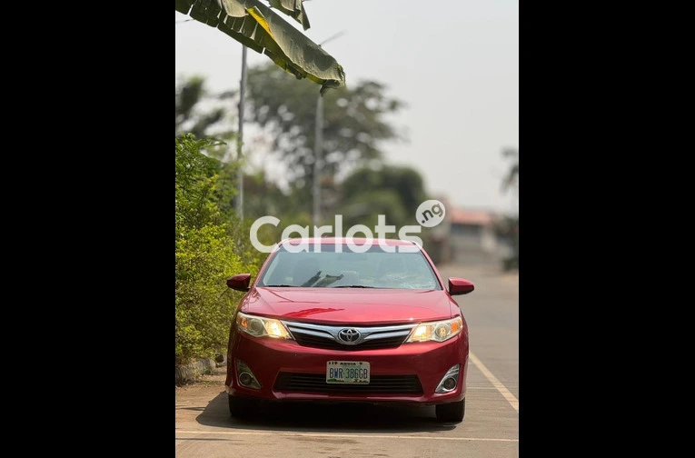 2013 TOYOTA CAMRY L E - 1/7