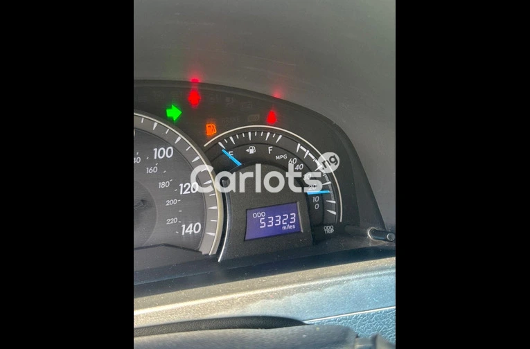 2013 TOYOTA CAMRY L E - 4/7