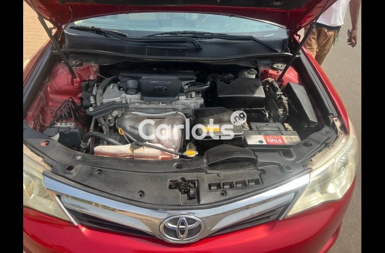 2013 TOYOTA CAMRY L E - 6/7