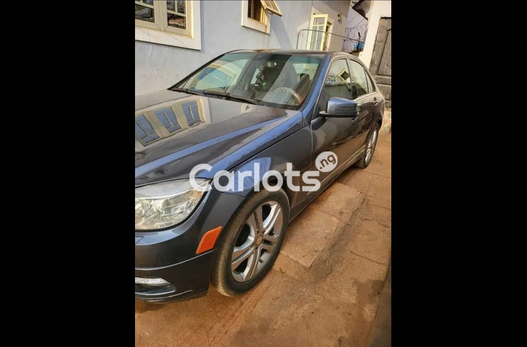 2010 Mercedes Benz C300 4matic benz - 2/7