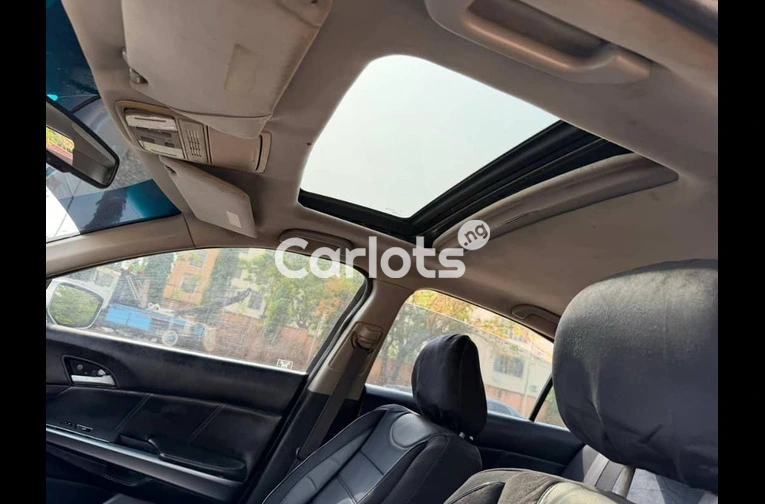 2010 FIRST BODY TOYOTA RAV4 4CYL - 5/7