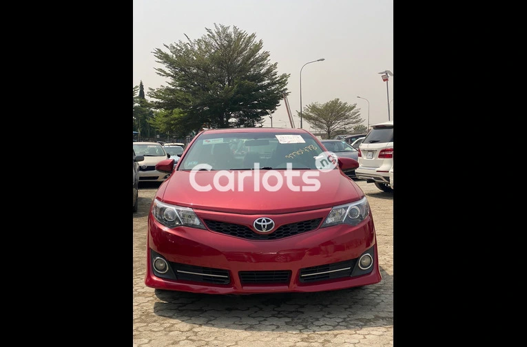 Foreign used 2013 Toyota Camry SE