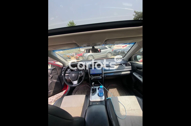 Foreign used 2013 Toyota Camry SE - 2/7