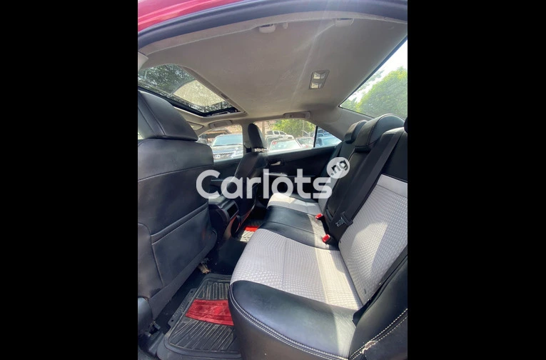 Foreign used 2013 Toyota Camry SE - 3/7