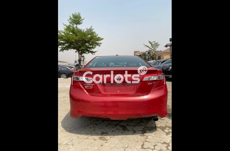 Foreign used 2013 Toyota Camry SE - 7/7