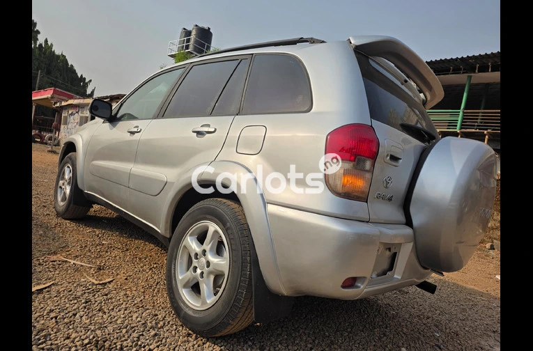 Foreign used 2005 Toyota rav4 - 5/7