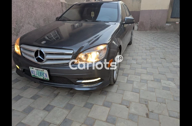 2011 Mercedes Benz C300