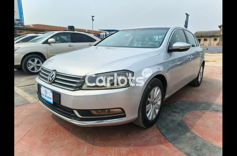 2013 Volkswagen Passat - 1/5